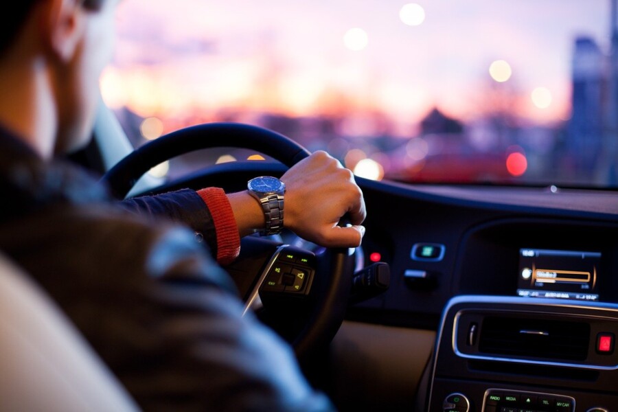 ¿Cuándo es Necesario Reparar o Sustituir las Lunas del Coche? | Ralarsa