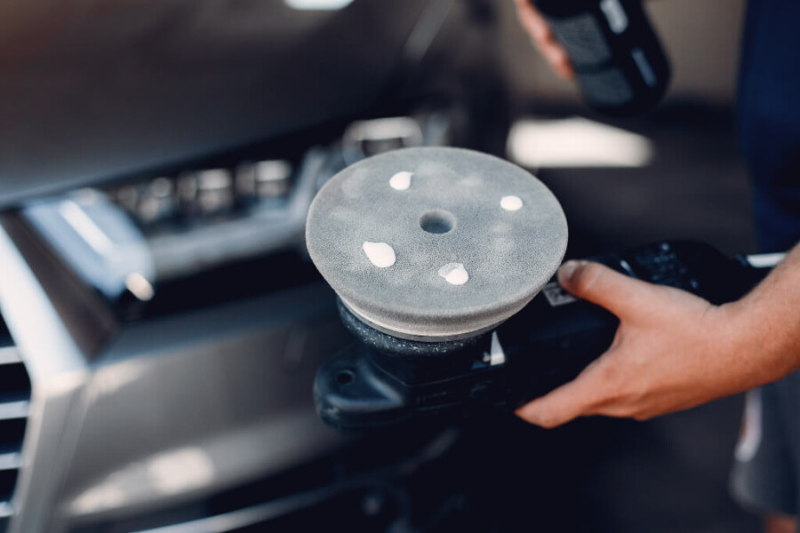 Pulir Faros del Coche: Clave en la Seguridad al Volante | Ralarsa