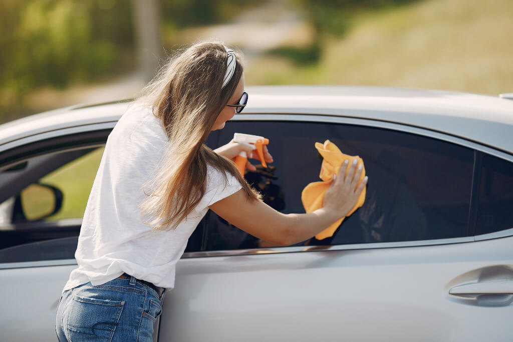 ¿Cómo prevenir daños en las lunas del automóvil?