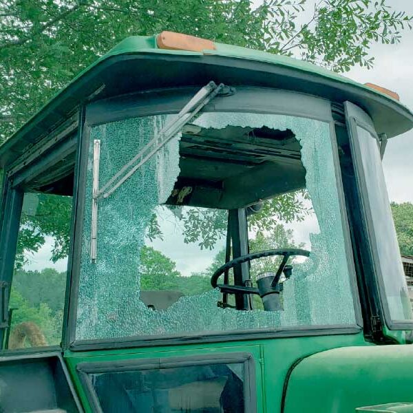 Ventajas de Confiar en Ralarsa el Cambio de Lunas del Tractor | Ralarsa