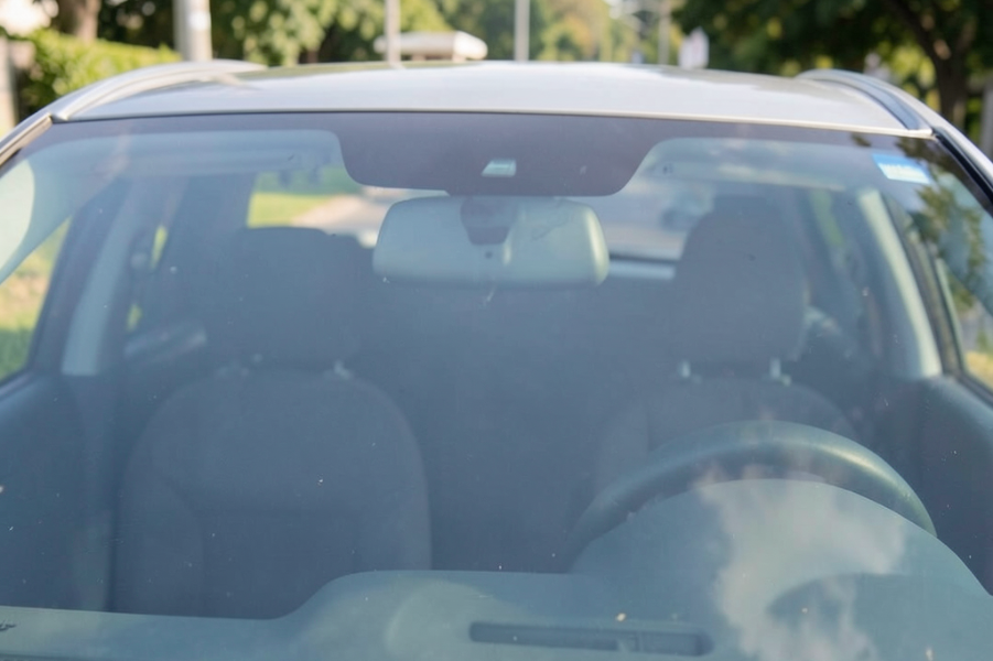 Coste de Cambiar la Luna del Coche en España | Ralarsa