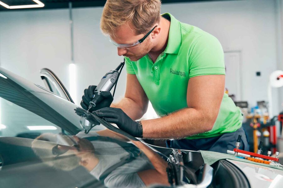 Cuánto Tiempo Tarda Ralarsa en Reparar la Luna del Coche | Ralarsa